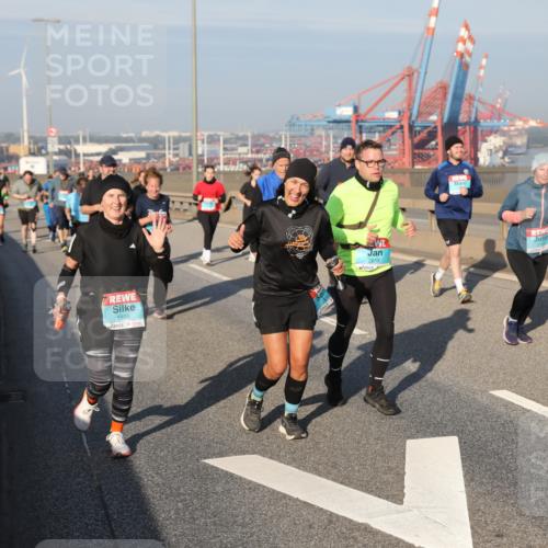 03.10.2025 - Köhlbrandbrückenlauf Yannick Fuchs http://msf.ph/oto/9181346 03.10.2025 08:56:42 Position 2 1935, 2618 meine-sportfotos.de