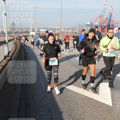 03.10.2025 - Köhlbrandbrückenlauf Yannick Fuchs http://msf.ph/oto/9181348 03.10.2025 08:56:43 Position 2 1935, 2618 meine-sportfotos.de