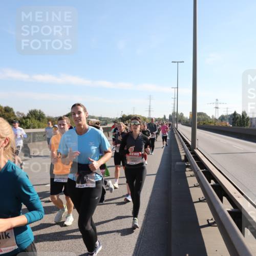03.10.2025 - Köhlbrandbrückenlauf Yannick Fuchs http://msf.ph/oto/9181349 03.10.2025 11:22:52 Position 3 54, 5467, 6757 meine-sportfotos.de
