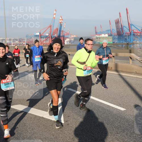 03.10.2025 - Köhlbrandbrückenlauf Yannick Fuchs http://msf.ph/oto/9181353 03.10.2025 08:56:43 Position 2 1935, 2018 meine-sportfotos.de