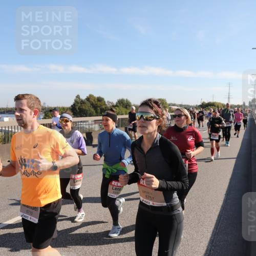 03.10.2025 - Köhlbrandbrückenlauf Yannick Fuchs http://msf.ph/oto/9181364 03.10.2025 11:22:53 Position 3 5653, 6710, 6757, 5379 meine-sportfotos.de