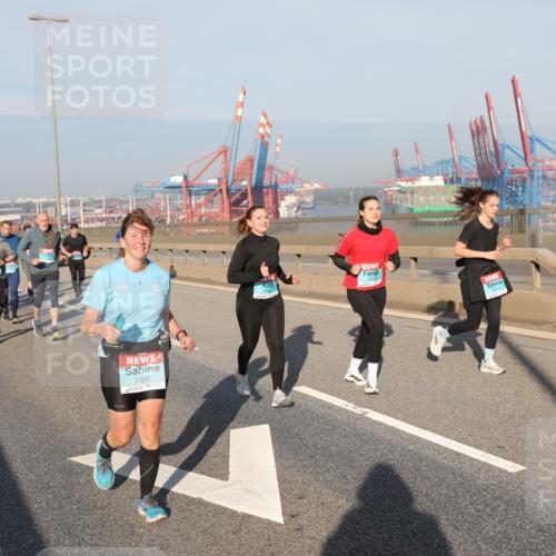 03.10.2025 - Köhlbrandbrückenlauf Yannick Fuchs http://msf.ph/oto/9181385 03.10.2025 08:56:47 Position 2 3360 meine-sportfotos.de
