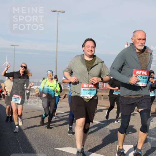 03.10.2025 - Köhlbrandbrückenlauf Yannick Fuchs http://msf.ph/oto/9181410 03.10.2025 08:56:51 Position 2 2326, 825 meine-sportfotos.de