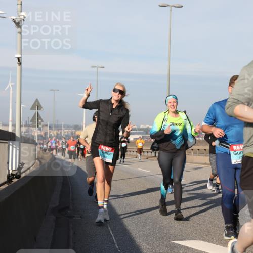 03.10.2025 - Köhlbrandbrückenlauf Yannick Fuchs http://msf.ph/oto/9181414 03.10.2025 08:56:51 Position 2 45, 23, 2326 meine-sportfotos.de
