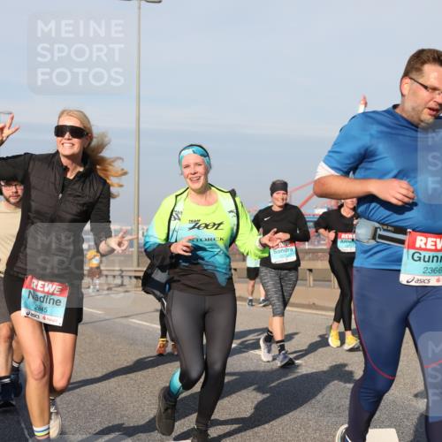 03.10.2025 - Köhlbrandbrückenlauf Yannick Fuchs http://msf.ph/oto/9181421 03.10.2025 08:56:52 Position 2 2845, 2366 meine-sportfotos.de