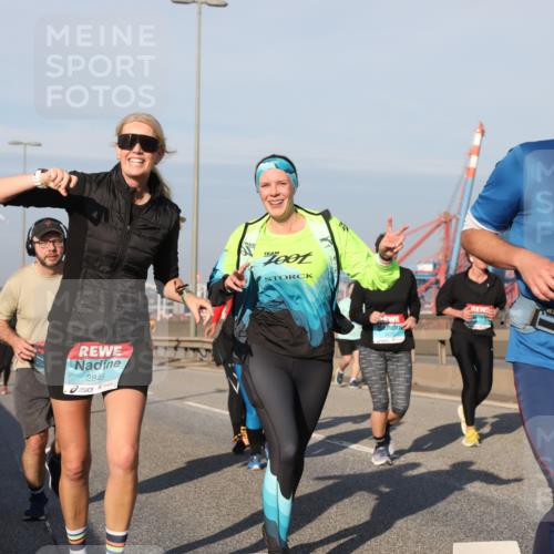 03.10.2025 - Köhlbrandbrückenlauf Yannick Fuchs http://msf.ph/oto/9181423 03.10.2025 08:56:53 Position 2 2845, 2366 meine-sportfotos.de