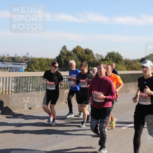 03.10.2025 - Köhlbrandbrückenlauf Yannick Fuchs http://msf.ph/oto/9181440 03.10.2025 11:23:00 Position 3 6346, 4645, 5339 meine-sportfotos.de