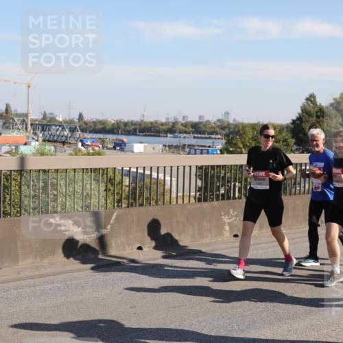 03.10.2025 - Köhlbrandbrückenlauf Yannick Fuchs http://msf.ph/oto/9181442 03.10.2025 11:23:00 Position 3 6346, 6309 meine-sportfotos.de