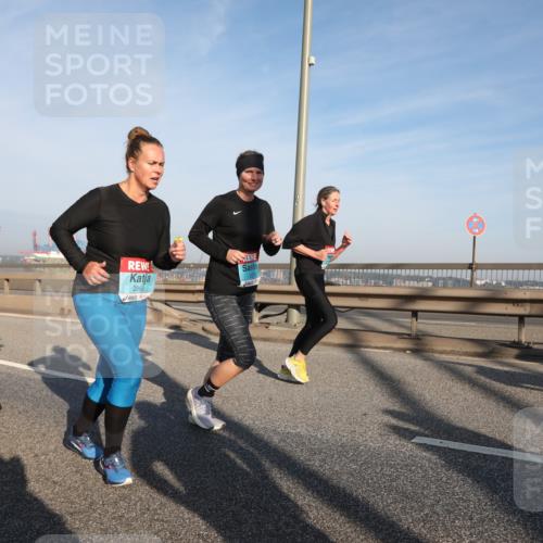 03.10.2025 - Köhlbrandbrückenlauf Yannick Fuchs http://msf.ph/oto/9181449 03.10.2025 08:56:56 Position 2 3054, 2869 meine-sportfotos.de