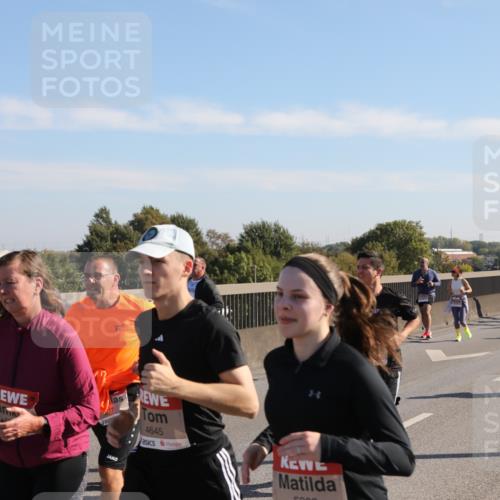 03.10.2025 - Köhlbrandbrückenlauf Yannick Fuchs http://msf.ph/oto/9181450 03.10.2025 11:23:01 Position 3 6346, 4645, 5220 meine-sportfotos.de