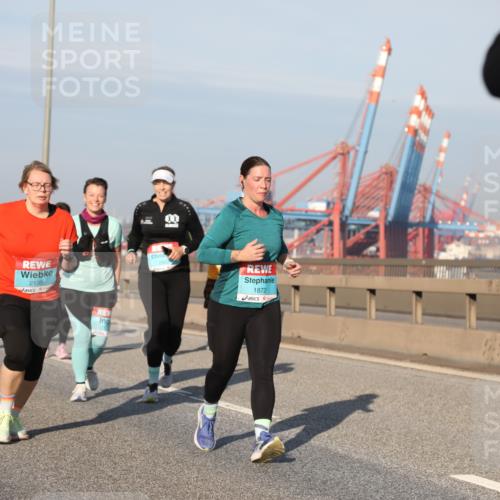 03.10.2025 - Köhlbrandbrückenlauf Yannick Fuchs http://msf.ph/oto/9181474 03.10.2025 08:57:02 Position 2 2135, 1872 meine-sportfotos.de