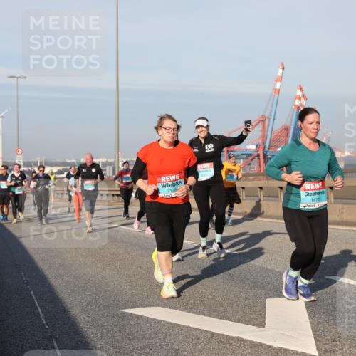 03.10.2025 - Köhlbrandbrückenlauf Yannick Fuchs http://msf.ph/oto/9181477 03.10.2025 08:57:03 Position 2 2135, 1872 meine-sportfotos.de