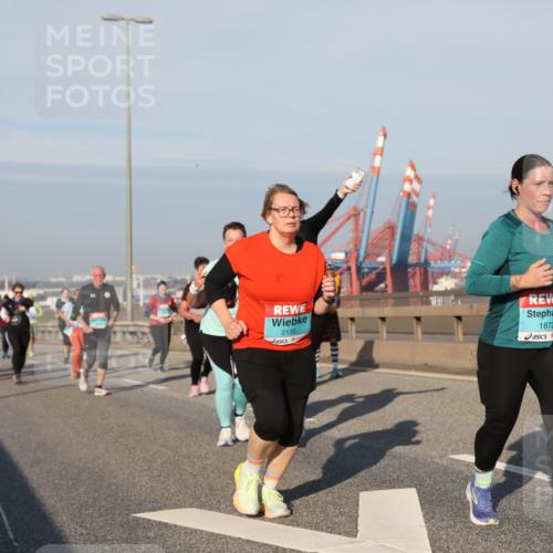 03.10.2025 - Köhlbrandbrückenlauf Yannick Fuchs http://msf.ph/oto/9181483 03.10.2025 08:57:03 Position 2 2135, 1872 meine-sportfotos.de