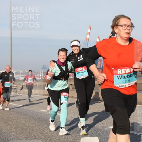 03.10.2025 - Köhlbrandbrückenlauf Yannick Fuchs http://msf.ph/oto/9181485 03.10.2025 08:57:04 Position 2 2177, 2922, 2135 meine-sportfotos.de