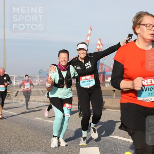 03.10.2025 - Köhlbrandbrückenlauf Yannick Fuchs http://msf.ph/oto/9181487 03.10.2025 08:57:04 Position 2 217, 2922, 2135 meine-sportfotos.de