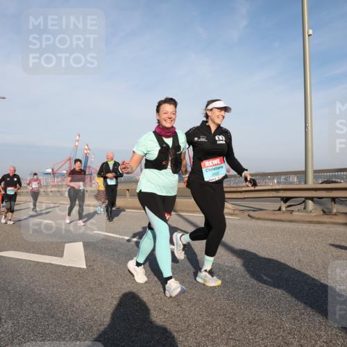 03.10.2025 - Köhlbrandbrückenlauf Yannick Fuchs http://msf.ph/oto/9181504 03.10.2025 08:57:06 Position 2 2922 meine-sportfotos.de