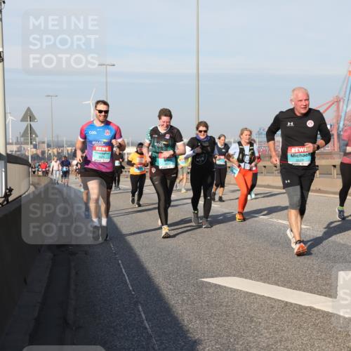 03.10.2025 - Köhlbrandbrückenlauf Yannick Fuchs http://msf.ph/oto/9181515 03.10.2025 08:57:08 Position 2 3129 meine-sportfotos.de