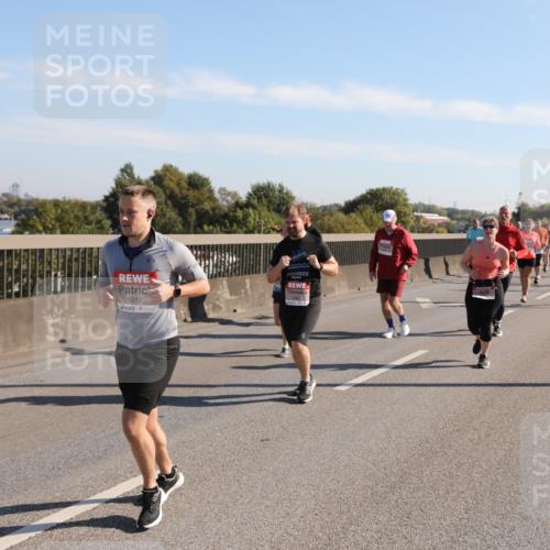 03.10.2025 - Köhlbrandbrückenlauf Yannick Fuchs http://msf.ph/oto/9181525 03.10.2025 11:23:07 Position 3 5917, 2028 meine-sportfotos.de