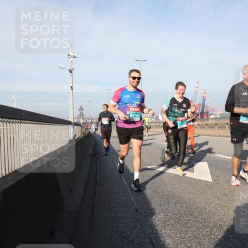 03.10.2025 - Köhlbrandbrückenlauf Yannick Fuchs http://msf.ph/oto/9181530 03.10.2025 08:57:09 Position 2 3129 meine-sportfotos.de