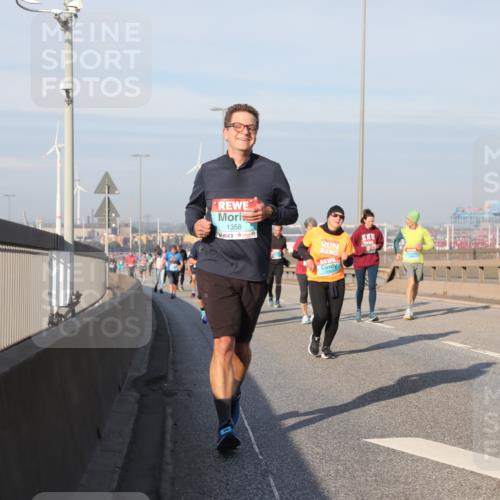 03.10.2025 - Köhlbrandbrückenlauf Yannick Fuchs http://msf.ph/oto/9181539 03.10.2025 08:57:11 Position 2 1358 meine-sportfotos.de