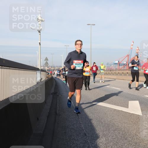 03.10.2025 - Köhlbrandbrückenlauf Yannick Fuchs http://msf.ph/oto/9181543 03.10.2025 08:57:11 Position 2 1358 meine-sportfotos.de