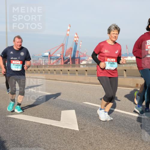 03.10.2025 - Köhlbrandbrückenlauf Yannick Fuchs http://msf.ph/oto/9181573 03.10.2025 08:57:17 Position 2 1908, 1097 meine-sportfotos.de