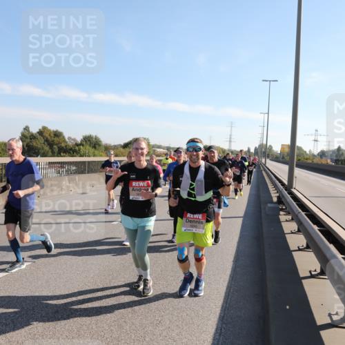 03.10.2025 - Köhlbrandbrückenlauf Yannick Fuchs http://msf.ph/oto/9181588 03.10.2025 11:23:30 Position 3 561, 4245 meine-sportfotos.de