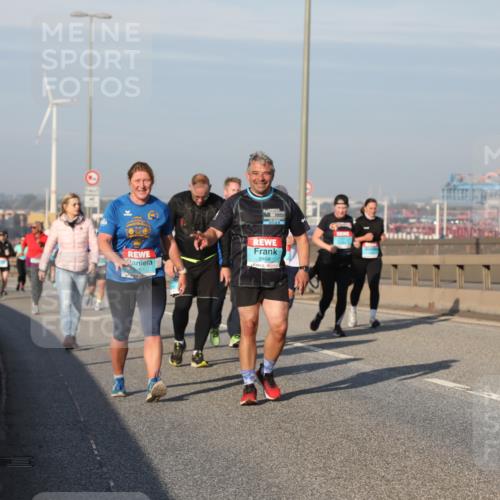 03.10.2025 - Köhlbrandbrückenlauf Yannick Fuchs http://msf.ph/oto/9181600 03.10.2025 08:57:23 Position 2 2498 meine-sportfotos.de