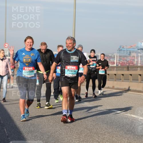 03.10.2025 - Köhlbrandbrückenlauf Yannick Fuchs http://msf.ph/oto/9181604 03.10.2025 08:57:23 Position 2 2024, 2497, 2498 meine-sportfotos.de