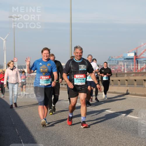 03.10.2025 - Köhlbrandbrückenlauf Yannick Fuchs http://msf.ph/oto/9181608 03.10.2025 08:57:24 Position 2 2024, 2497, 2498 meine-sportfotos.de