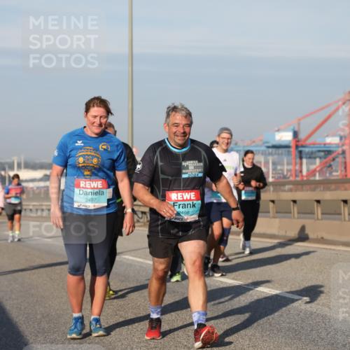 03.10.2025 - Köhlbrandbrückenlauf Yannick Fuchs http://msf.ph/oto/9181611 03.10.2025 08:57:25 Position 2 2024, 2497, 2498 meine-sportfotos.de