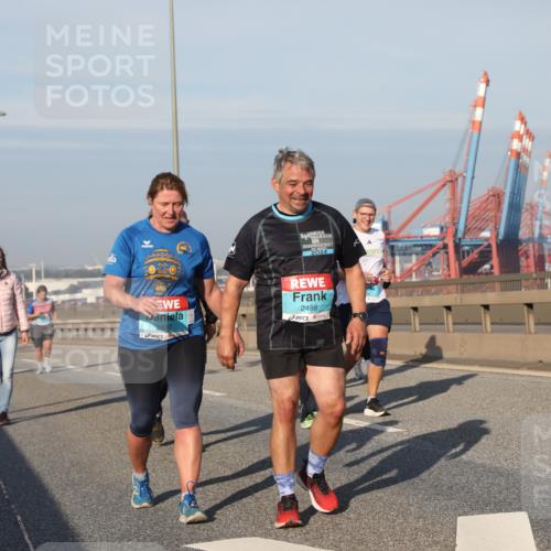 03.10.2025 - Köhlbrandbrückenlauf Yannick Fuchs http://msf.ph/oto/9181615 03.10.2025 08:57:25 Position 2 2024, 2497, 2498 meine-sportfotos.de