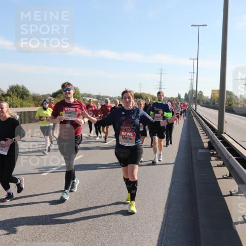 03.10.2025 - Köhlbrandbrückenlauf Yannick Fuchs http://msf.ph/oto/9181619 03.10.2025 11:23:33 Position 3 4827, 10, 5135 meine-sportfotos.de