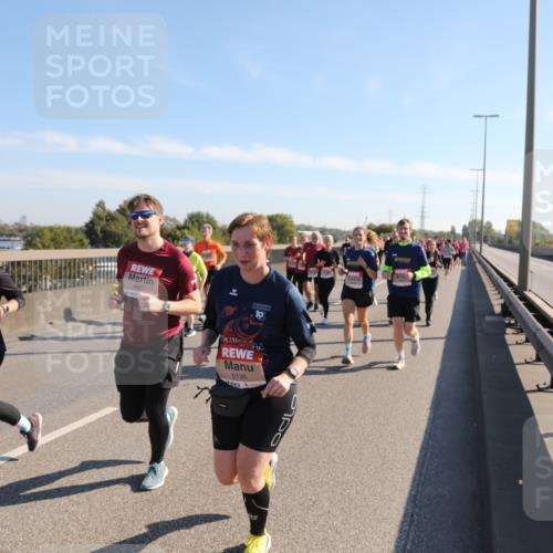 03.10.2025 - Köhlbrandbrückenlauf Yannick Fuchs http://msf.ph/oto/9181628 03.10.2025 11:23:34 Position 3 5272, 4827, 5135 meine-sportfotos.de