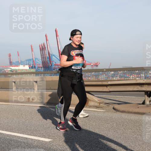 03.10.2025 - Köhlbrandbrückenlauf Yannick Fuchs http://msf.ph/oto/9181629 03.10.2025 08:57:30 Position 2 3754, 18 meine-sportfotos.de