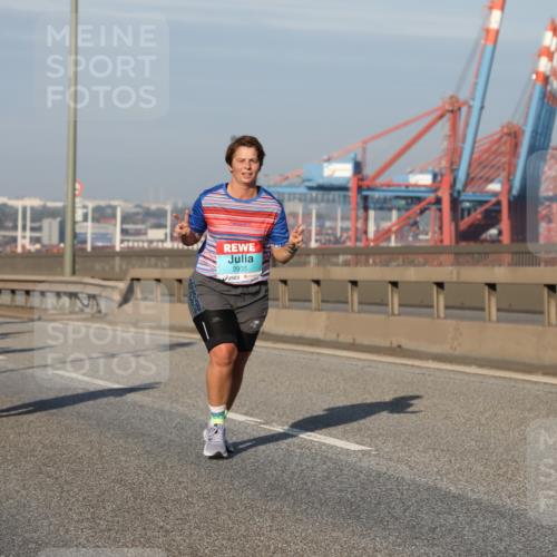 03.10.2025 - Köhlbrandbrückenlauf Yannick Fuchs http://msf.ph/oto/9181631 03.10.2025 08:57:33 Position 2 2935 meine-sportfotos.de