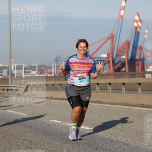 03.10.2025 - Köhlbrandbrückenlauf Yannick Fuchs http://msf.ph/oto/9181636 03.10.2025 08:57:34 Position 2 2935 meine-sportfotos.de