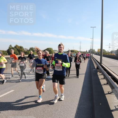 03.10.2025 - Köhlbrandbrückenlauf Yannick Fuchs http://msf.ph/oto/9181645 03.10.2025 11:23:35 Position 3 6684, 6687 meine-sportfotos.de