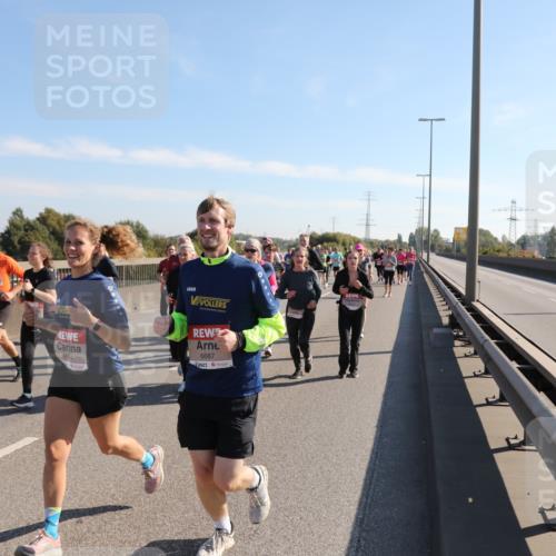 03.10.2025 - Köhlbrandbrückenlauf Yannick Fuchs http://msf.ph/oto/9181650 03.10.2025 11:23:36 Position 3 6684, 6687 meine-sportfotos.de