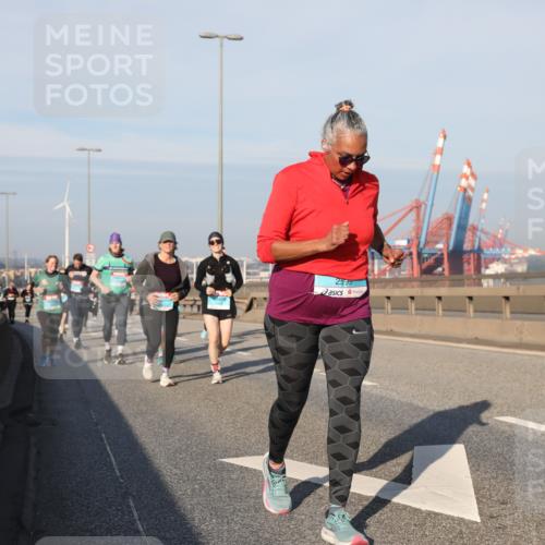 03.10.2025 - Köhlbrandbrückenlauf Yannick Fuchs http://msf.ph/oto/9181651 03.10.2025 08:57:38 Position 2 2599 meine-sportfotos.de