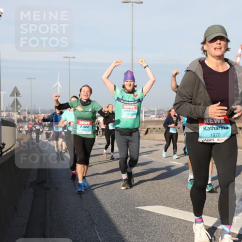 03.10.2025 - Köhlbrandbrückenlauf Yannick Fuchs http://msf.ph/oto/9181671 03.10.2025 08:57:41 Position 2 2865, 3, 2864, 1970 meine-sportfotos.de