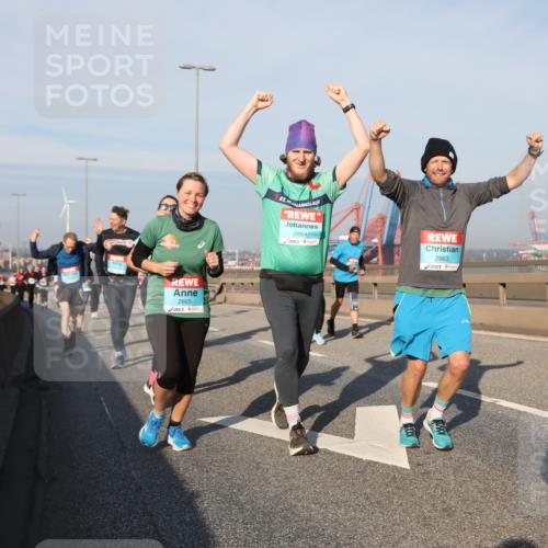 03.10.2025 - Köhlbrandbrückenlauf Yannick Fuchs http://msf.ph/oto/9181683 03.10.2025 08:57:42 Position 2 2865, 53, 2864, 2863 meine-sportfotos.de