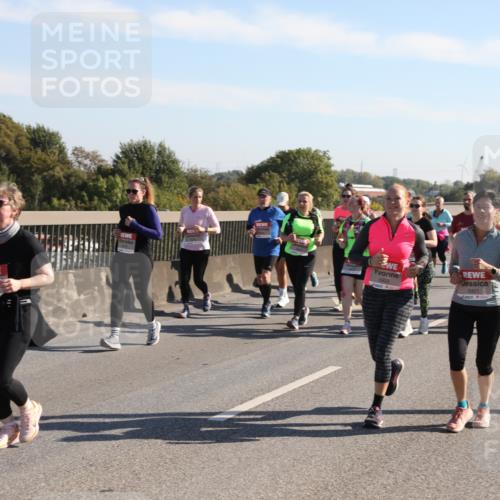 03.10.2025 - Köhlbrandbrückenlauf Yannick Fuchs http://msf.ph/oto/9181693 03.10.2025 11:23:40 Position 3 5615, 5922, 5921 meine-sportfotos.de