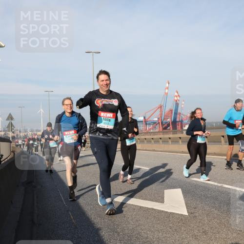 03.10.2025 - Köhlbrandbrückenlauf Yannick Fuchs http://msf.ph/oto/9181701 03.10.2025 08:57:45 Position 2 3013 meine-sportfotos.de