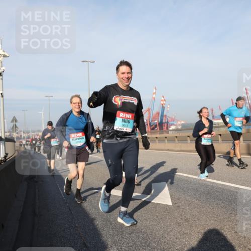 03.10.2025 - Köhlbrandbrückenlauf Yannick Fuchs http://msf.ph/oto/9181704 03.10.2025 08:57:45 Position 2 3013, 2375 meine-sportfotos.de