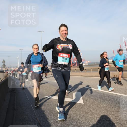 03.10.2025 - Köhlbrandbrückenlauf Yannick Fuchs http://msf.ph/oto/9181706 03.10.2025 08:57:45 Position 2 3013, 2259 meine-sportfotos.de