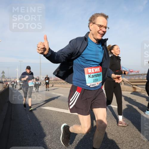 03.10.2025 - Köhlbrandbrückenlauf Yannick Fuchs http://msf.ph/oto/9181719 03.10.2025 08:57:47 Position 2 2259, 2375 meine-sportfotos.de