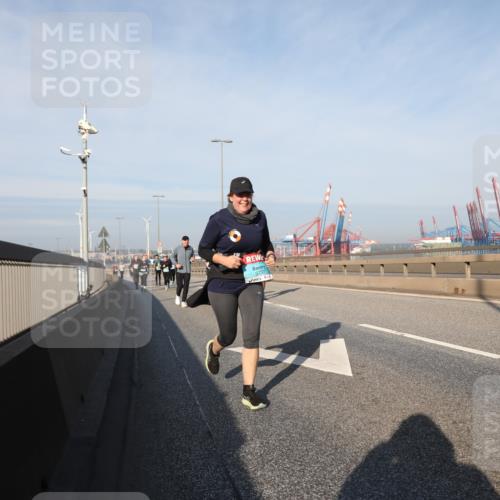 03.10.2025 - Köhlbrandbrückenlauf Yannick Fuchs http://msf.ph/oto/9181725 03.10.2025 08:57:47 Position 2 3737 meine-sportfotos.de