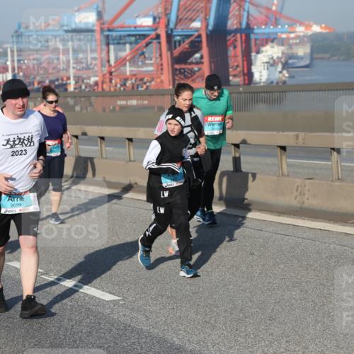 03.10.2025 - Köhlbrandbrückenlauf Yannick Fuchs http://msf.ph/oto/9181753 03.10.2025 08:57:53 Position 2 16, 2023, 2693, 3045 meine-sportfotos.de