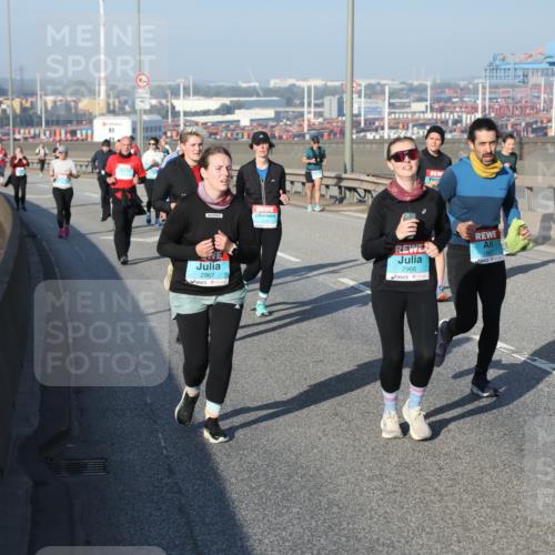 03.10.2025 - Köhlbrandbrückenlauf Yannick Fuchs http://msf.ph/oto/9181763 03.10.2025 08:57:54 Position 2 2967, 2966, 16 meine-sportfotos.de